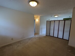 Building Photo - 4715 Sunshine Dr