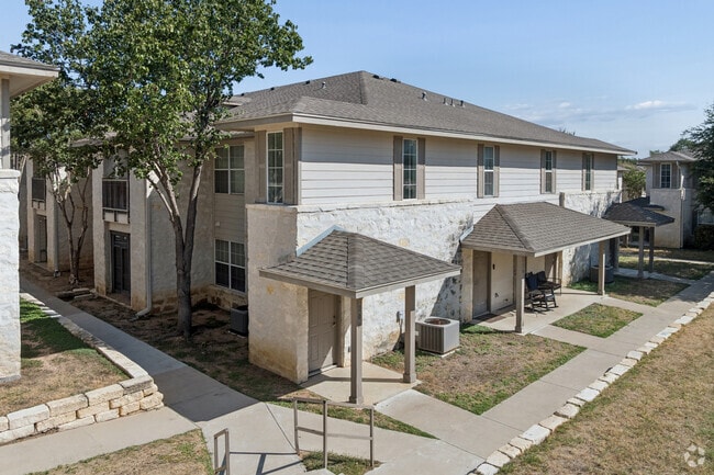 Building Exterior - Kingsland Trails
