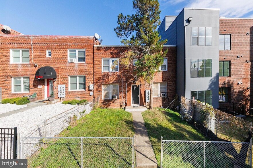 Photo - 905 19th Street NE Unit 1