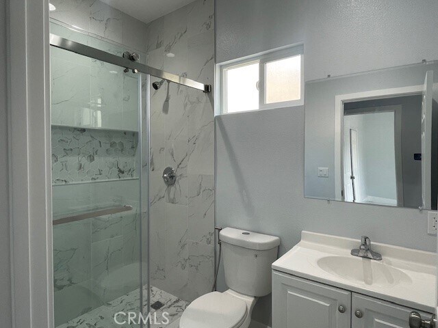 Foto del edificio - 8744 Fillmore Cir