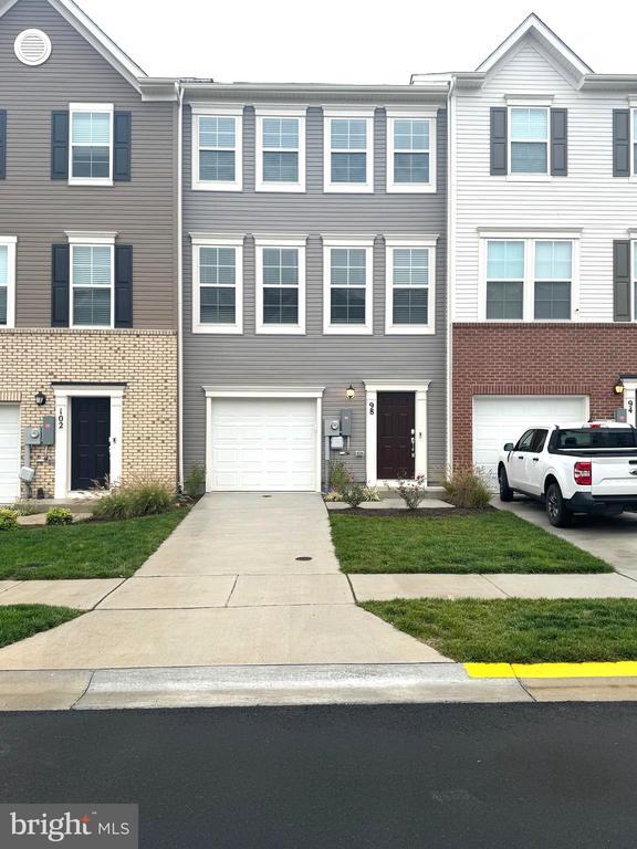 Building Photo - 98 Extrovert Dr