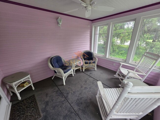Building Photo - Well-Maintained Historic 4 BR Home Close to Campus! Lawn Mowing Included!