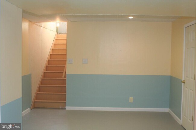 Building Photo - 22 Shirley Ln