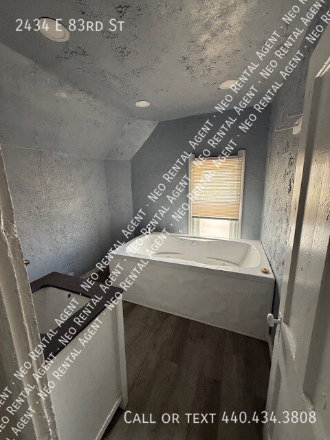 Building Photo - 2434 E 83rd St