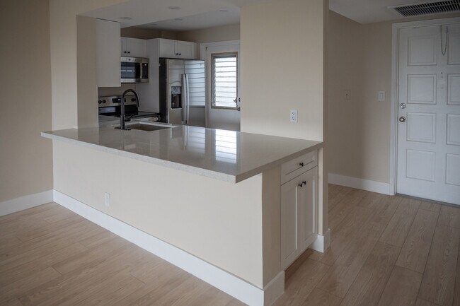 Building Photo - 3001 S Course Dr