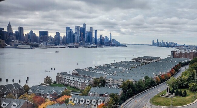 Foto del edificio - 7002 Boulevard E