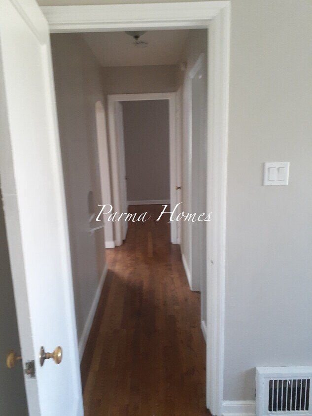 Main floor hallway - 2321 Olive St