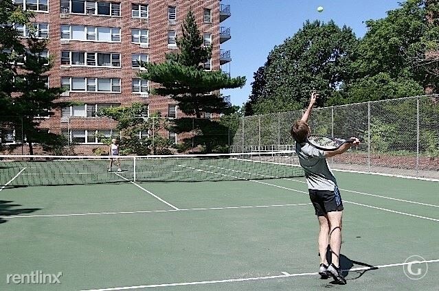 Foto del edificio - 600 Bronx River Rd