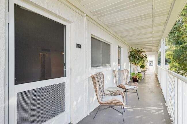 Foto del edificio - 320 Lakeview St