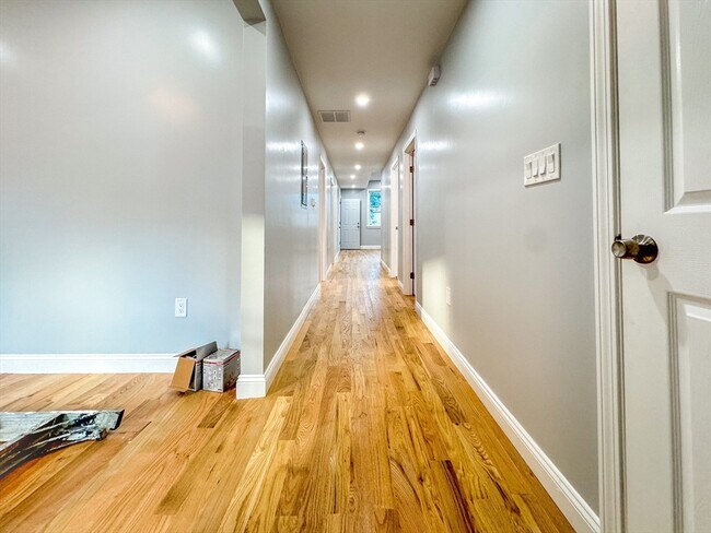 Building Photo - 12 Magdala St