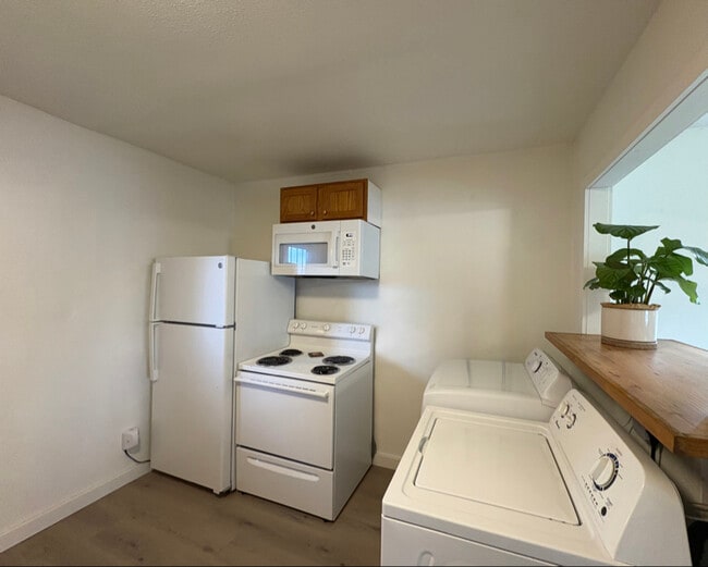 Building Photo - 120 National Ave N