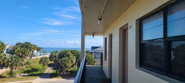 Building Photo - Vacation Rental - 30 Day min stay - across From Daytona Beach Only $1500-$2000 Month