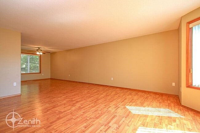Foto del edificio - 3907 SE Sunrise Dr