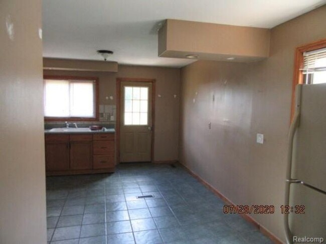 Building Photo - 5611 Croissant St