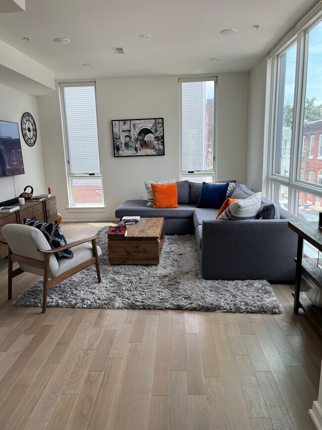Living Room - 162 W Norris Street