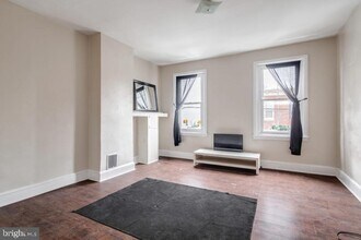 Building Photo - 2008 S 4th St