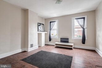 Building Photo - 2008 S 4th St