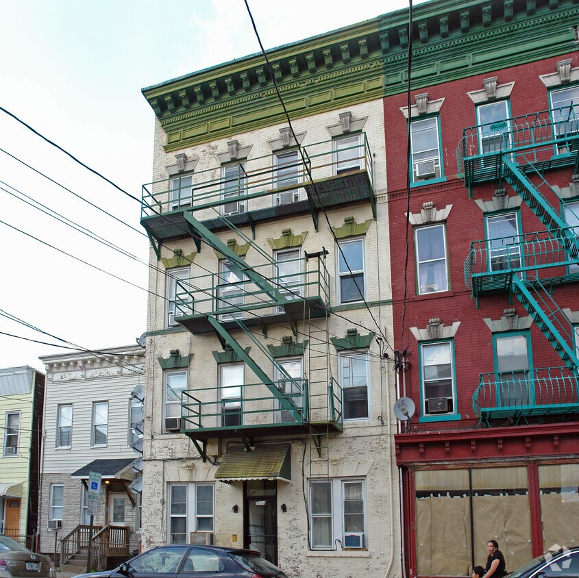 Building Photo - 700A 22nd St