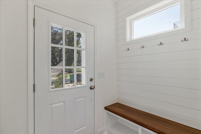 Foto del edificio - 5646 Native Oak Dr