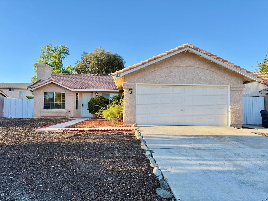 Primary Photo - 5843 Charlotte Pl