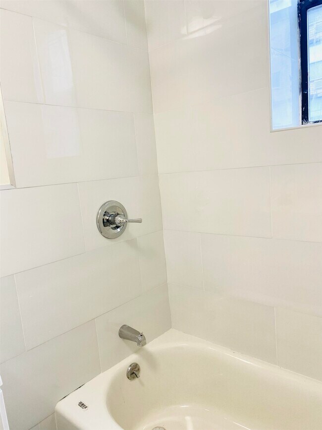 Foto del edificio - 6609-6611 Park Ave