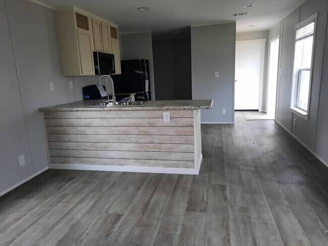Building Photo - 15301 US-54