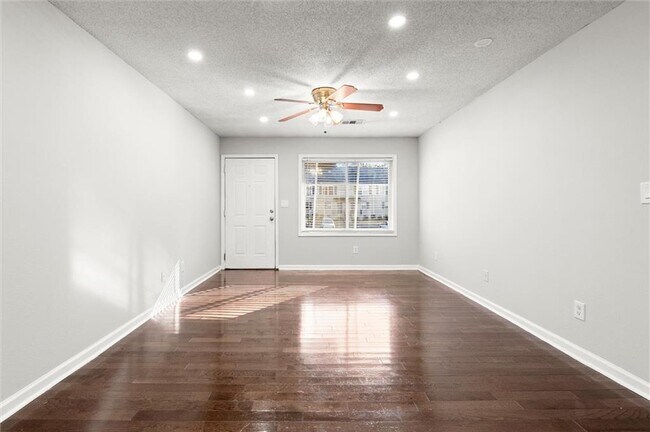 Building Photo - 2166 Park Terrace