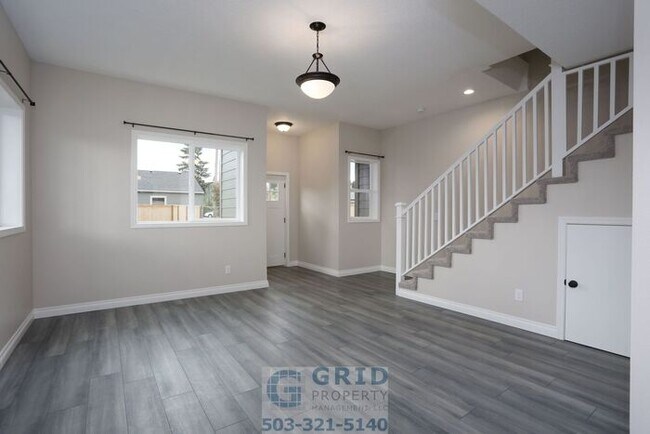 Building Photo - Brand New Spacious 2 Bedroom Duplex - SE P...