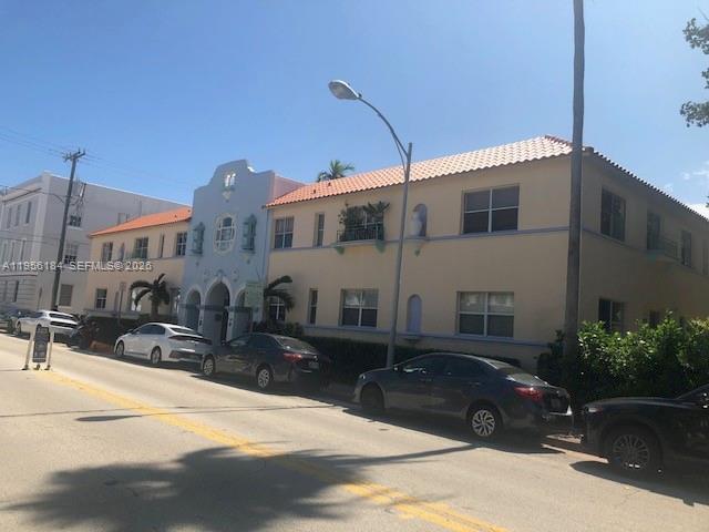 Building Photo - 736 13th St