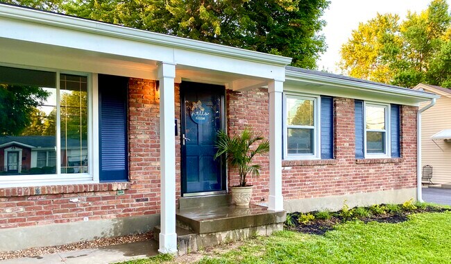 Foto del edificio - 8003 Broadfern Dr