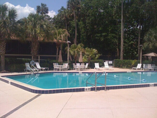 Foto del edificio - Top-Floor 2 Bed / 2 Bath Condo in Sought-A...