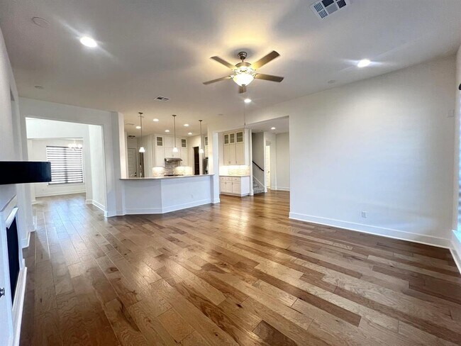 Building Photo - 4411 Logan Ridge Dr