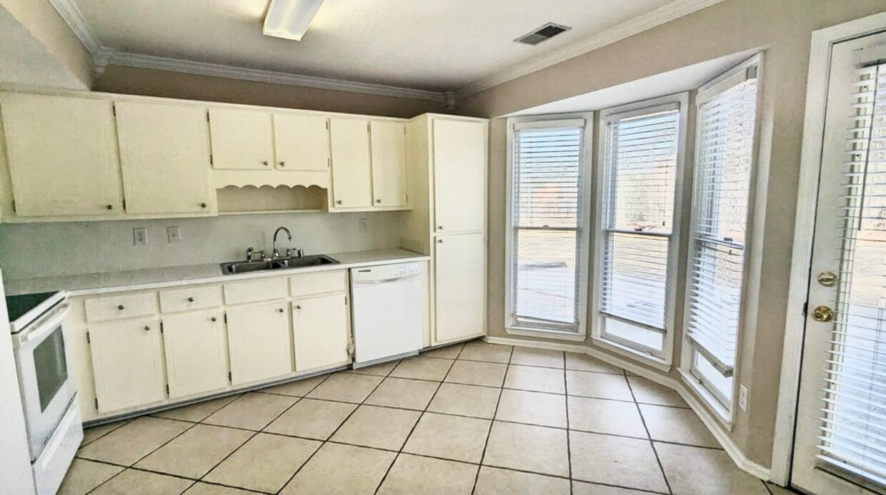 1337 Grayson Valley Pkwy, Birmingham, AL 35235 House Rental in