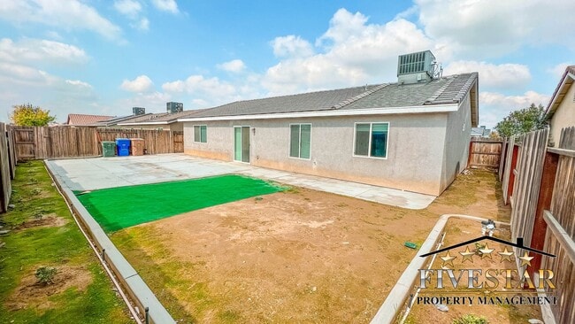 Foto del edificio - 5509 Baja Dr