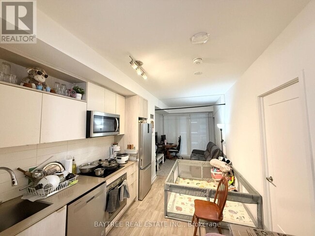 Building Photo - 121 Lower Sherbourne St