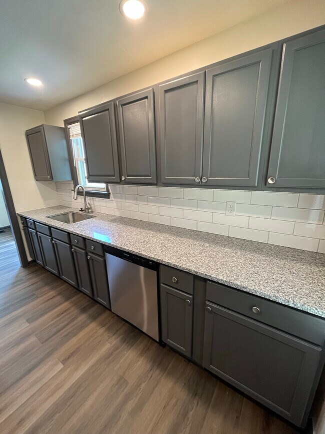 Foto del edificio - 1079 Fairwood Ave