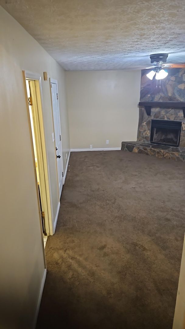 Foto del edificio - New Year's Move In Special!!!  Renovated 3 Bedroom/2.5 Bath Home For Rent In Convenient Jonesboro...