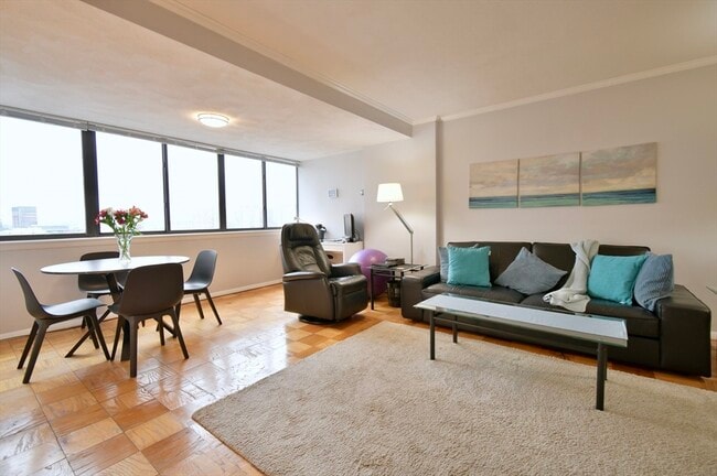 Foto del edificio - 6 Whittier Pl