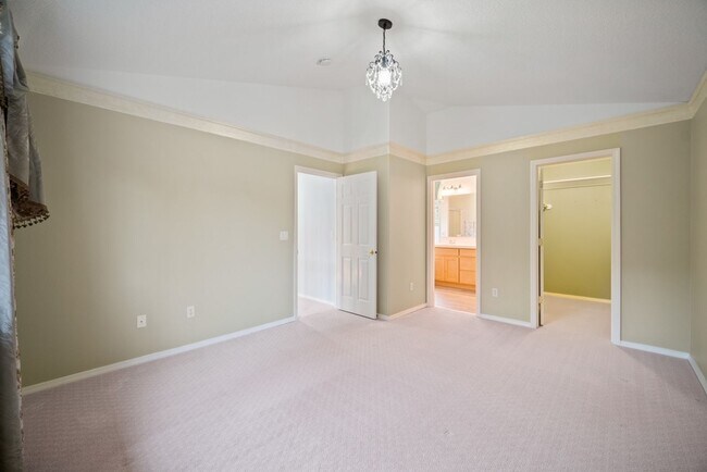 Building Photo - 16044 SE Flavel Dr
