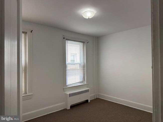 Building Photo - 208 W Gay St