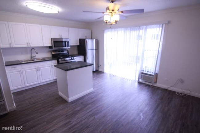 Building Photo - 109 N Normandie Ave
