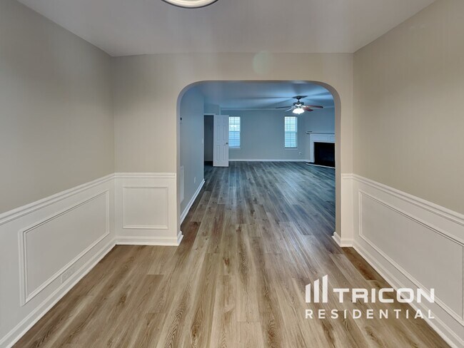 Building Photo - 5863 Seabright Lane Atlanta GA