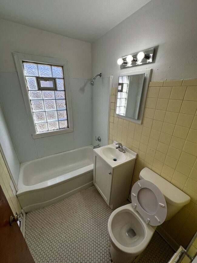 Foto del edificio - 2 Bedroom Single Family
