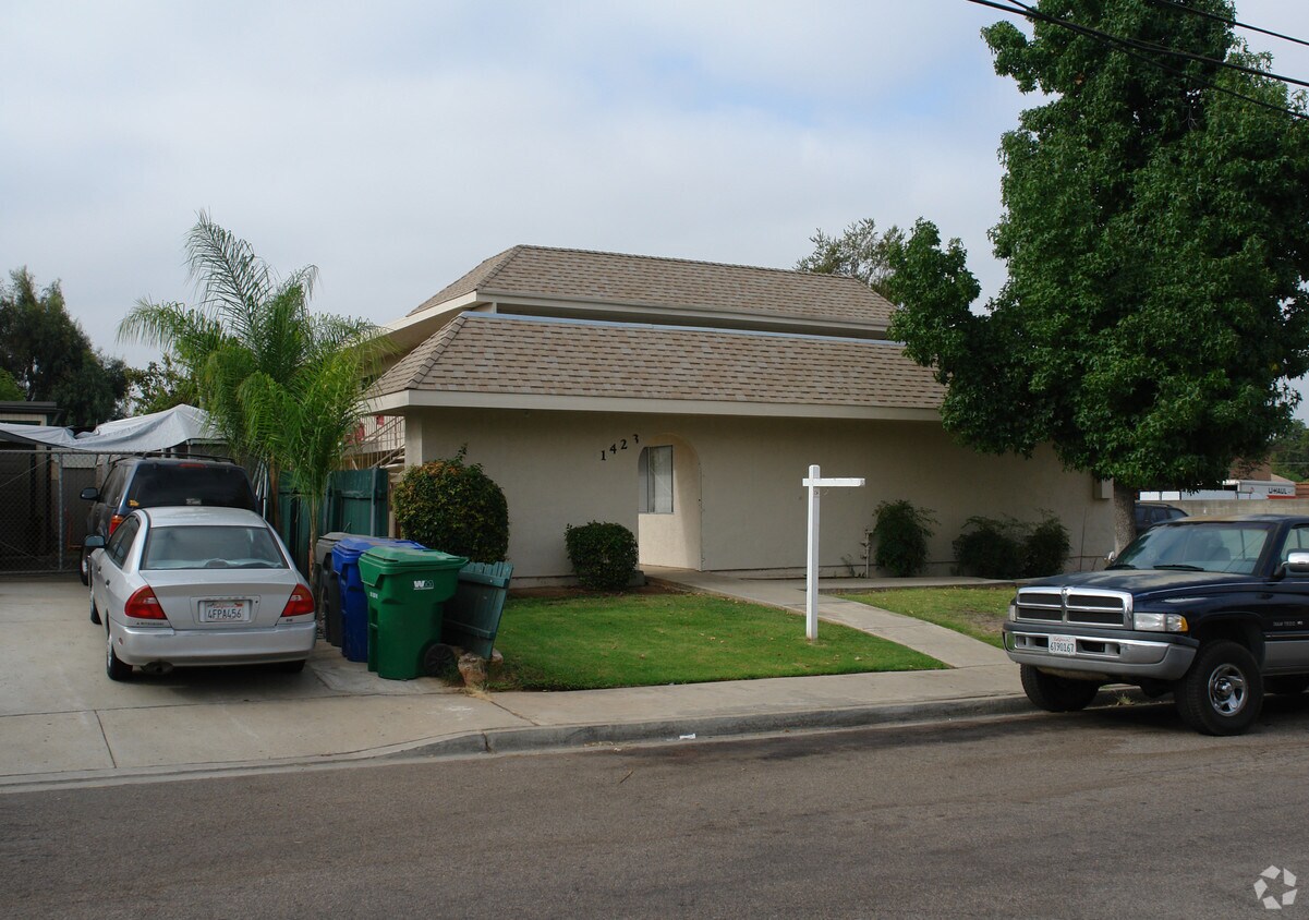 Building Photo - 1423 Peach Ave