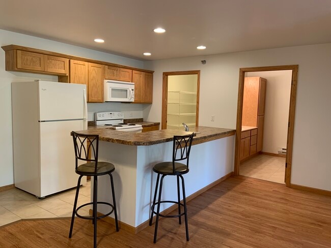 Building Photo - 3636 Calvert Rd