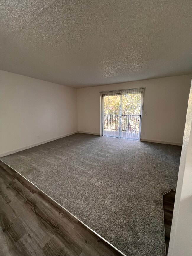 1x1 Planta alta - Pacific Oaks Apartments