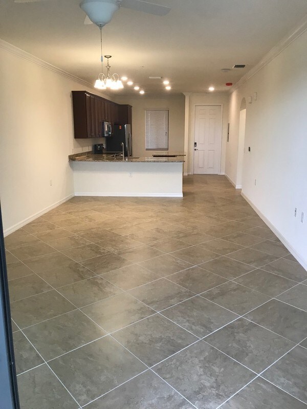 Building Photo - 17118 Vardon Ter