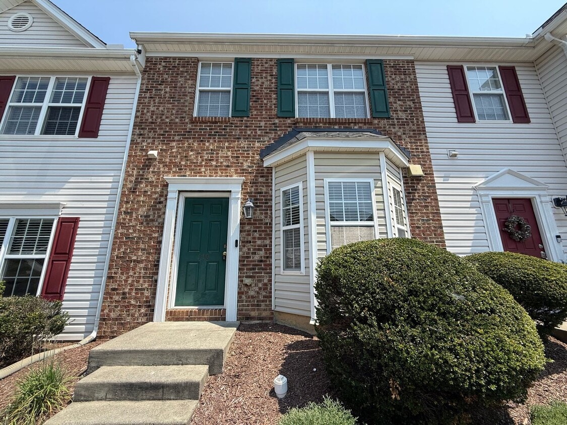 Primary Photo - Charming 3BD, 2BA Apex Townhome In a Prime...