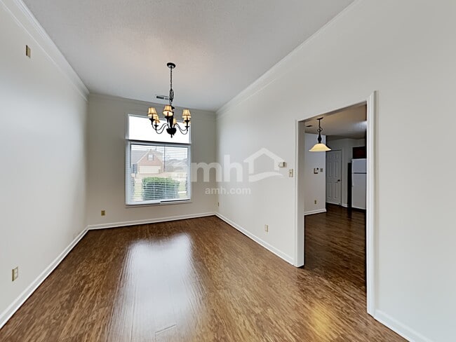Building Photo - 1553 Far Dr