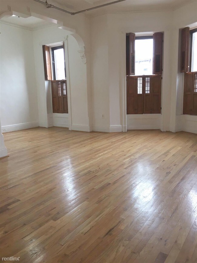 Building Photo - 229 Macon St